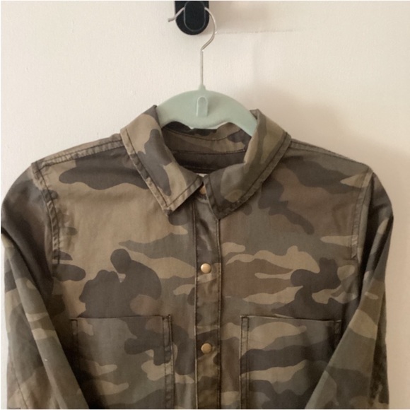 New Forever 21 Cotton Camouflage Snap Closure Shacket Utility Shirt Size Small - Picture 8 of 12